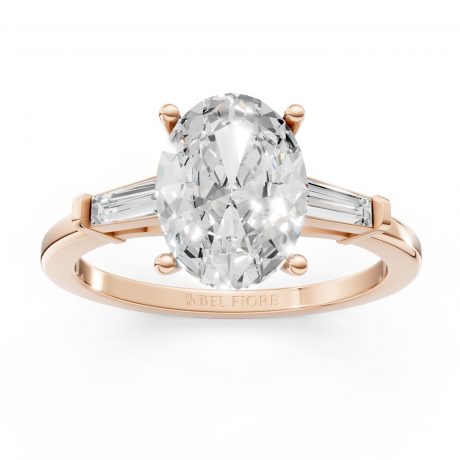 luminous oval-cut center stone -Rose Gold