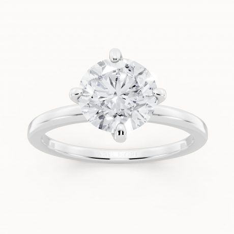 Brilliance of the round cut diamond -White Gold